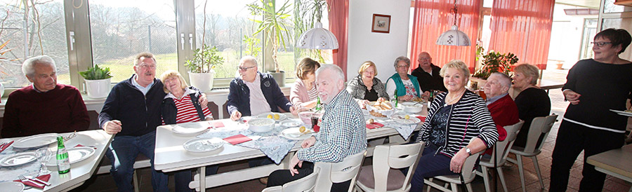 Zum alljährlichen Heringsessen trafen sich die Seniorinnen und Senioren der Linsengerichter SPD-AG 60plus im Vereinsheim des TV Lützelhausen. Ihr Thema an diesem Nachmittag: Der aktuelle Stand der Flüchtlings-Integration in der Gemeinde.
