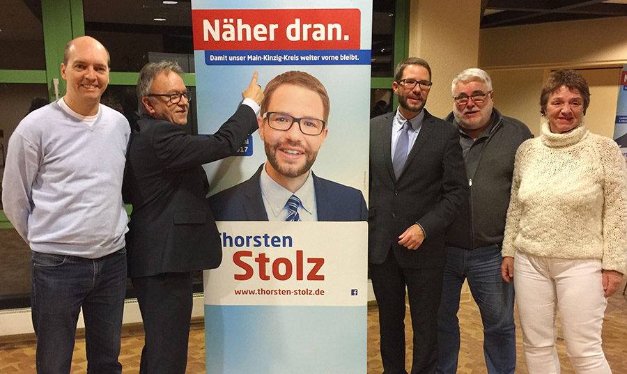 Die Linsengerichter SPD-Vorstandsmitglieder Detlev Roethlinger (links), Vorsitzender Hans Jürgen Wolfenstädter und Susanne Gries-Engel sind überzeugt vom Wahlerfolg des Kandidaten Thorsten Stolz als Nachfolger des amtierenden Landrats ErichPipa.